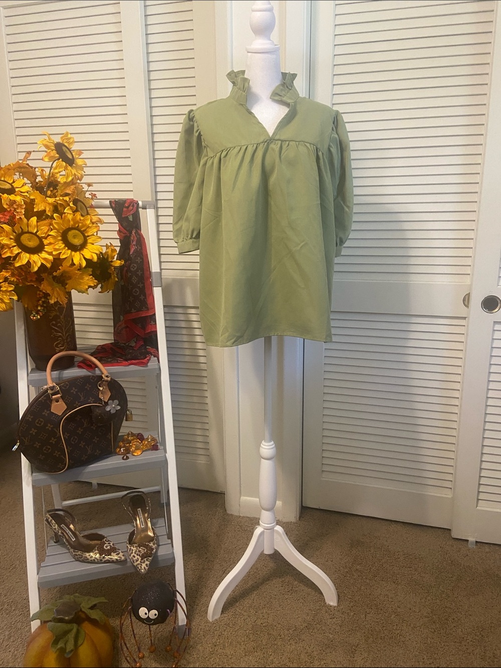 SHEIN Olive Green Ruffle Collar Puff Sleeve Blouse